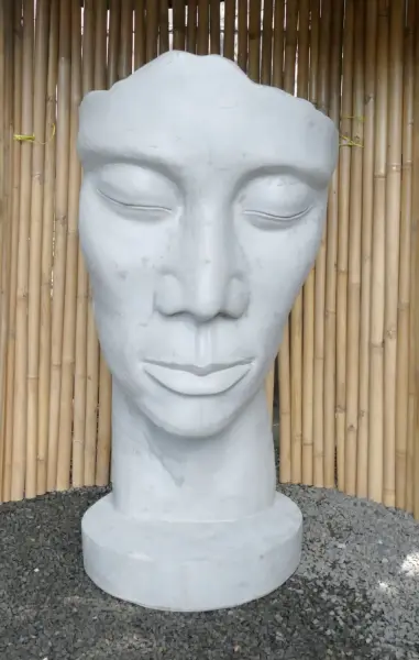 Product image 1 of the product “Mask Human 01 (inclined to the right) original by the artist - 150m height ”